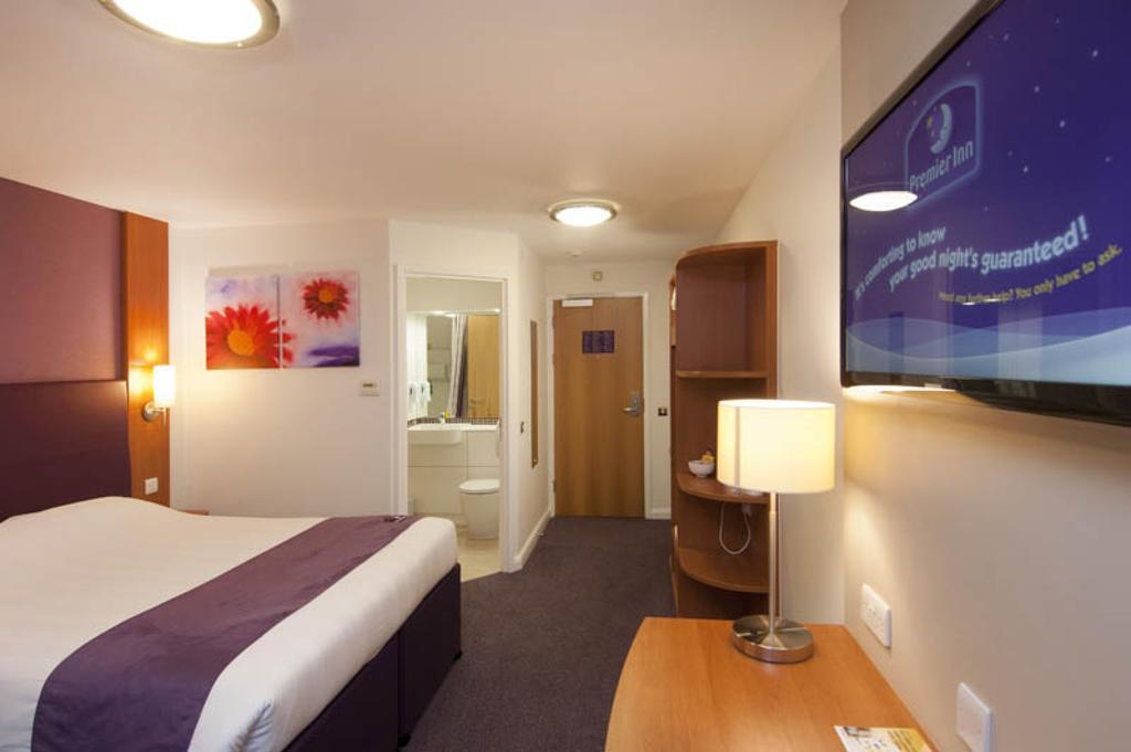 Premier Inn Folkestone - Channel Tunnel Exterior foto